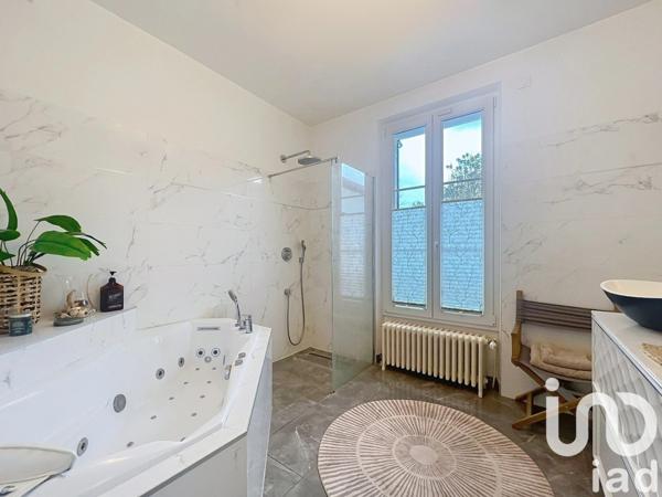 Maison 7 pièces de 180 m² à Tournan-en-Brie (77220)