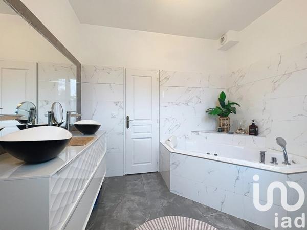 Maison 7 pièces de 180 m² à Tournan-en-Brie (77220)