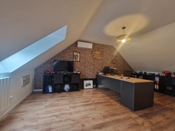 4ch voir 5ch sous sol coeur de village Montfort le gesnois