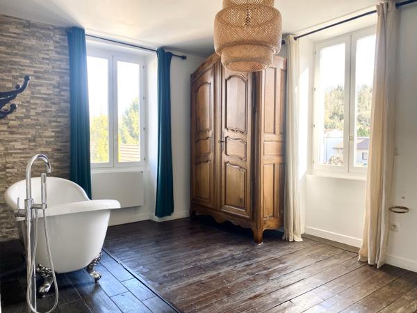 Chantemerle-les-Blés (26600) Ancienne ferme en pierres avec dépendances, piscine et jardin - proche Tain-l'Hermitage