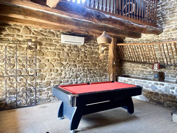 Chantemerle-les-Blés (26600) Ancienne ferme en pierres avec dépendances, piscine et jardin - proche Tain-l'Hermitage