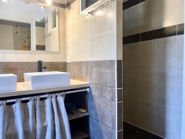 Chantemerle-les-Blés (26600) Ancienne ferme en pierres avec dépendances, piscine et jardin - proche Tain-l'Hermitage