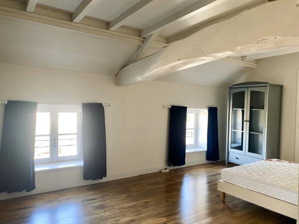 Chantemerle-les-Blés (26600) Ancienne ferme en pierres avec dépendances, piscine et jardin - proche Tain-l'Hermitage