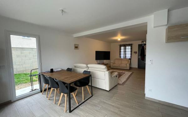 Maison à vendre    5 pièces •  Pont-de-Chéruy