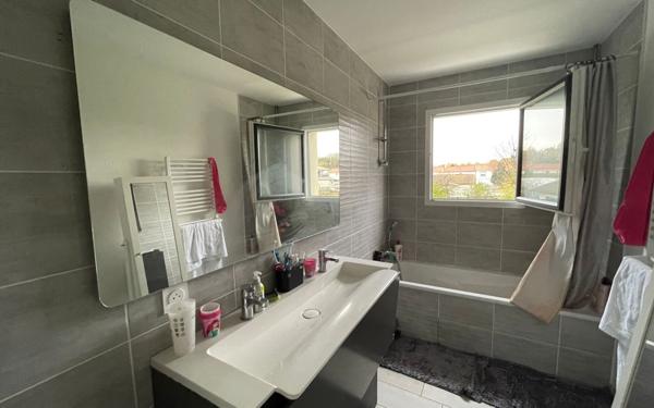 Maison à vendre    5 pièces •  Pont-de-Chéruy