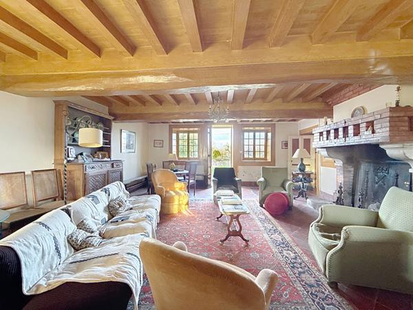 Maison Faramans 9 pièce(s) 260 m2, dépendances, potentiel,