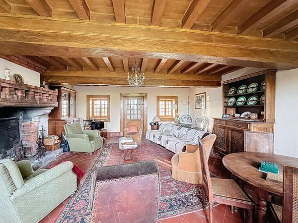 Maison Faramans 9 pièce(s) 260 m2, dépendances, potentiel,