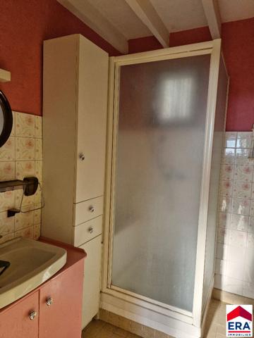 Ensemble de deux maisons hyper centre Les Avenières avec travaux.