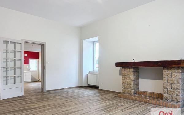 Appartement à louer    4 pièces • 130 m2 Montmarault