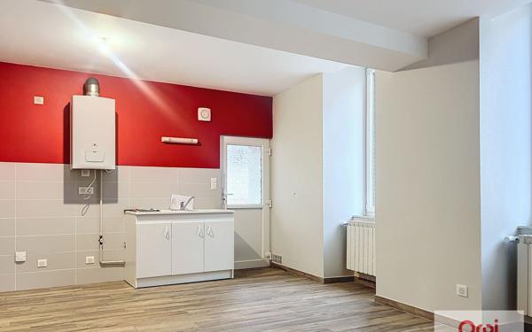 Appartement à louer    4 pièces • 130 m2 Montmarault