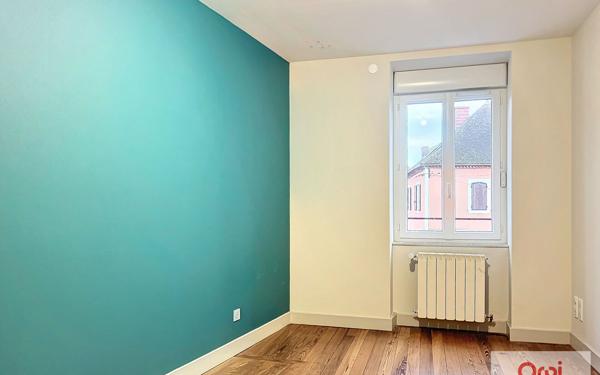 Appartement à louer    4 pièces • 130 m2 Montmarault