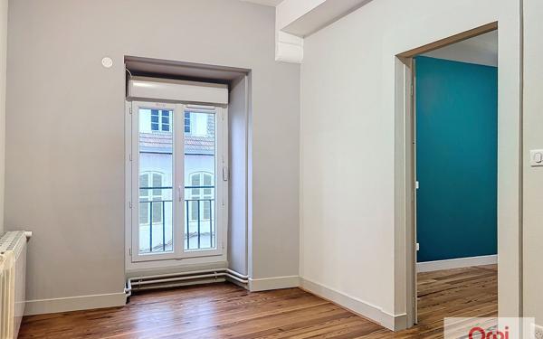 Appartement à louer    4 pièces • 130 m2 Montmarault
