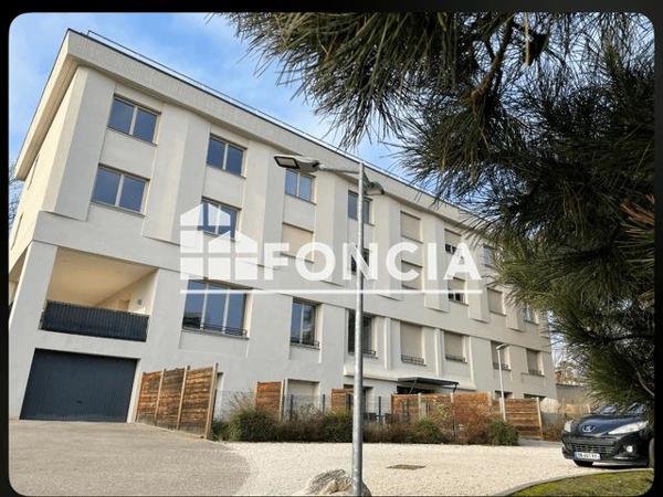 Location Appartement 3 pièces 64.8 m² - 11 IMPASSE DE CHOULANS Lyon 69005