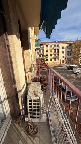 Aix En Provence-Appartement 3 pièces d'une surface de 53 m² environ avec balcon et cave.