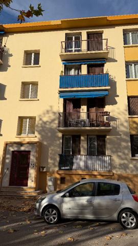 Aix En Provence-Appartement 3 pièces d'une surface de 53 m² environ avec balcon et cave.