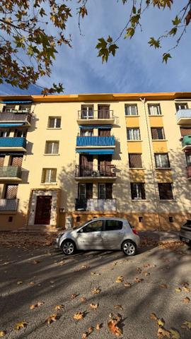 Aix En Provence-Appartement 3 pièces d'une surface de 53 m² environ avec balcon et cave.