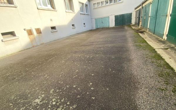 Stationnement à louer    Le Havre