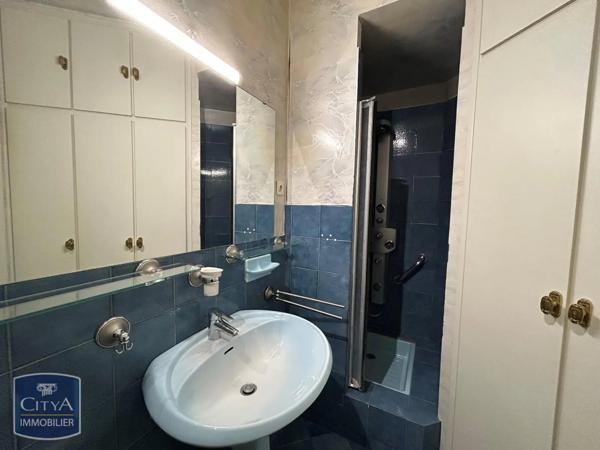 Appartement à louer 5 pièces 127.95m²