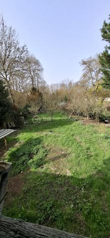 À vendre :  offrant un fort potentiel de réhabilitation  cette bâtisse est implantée dans un cadre authentique et verdoyant bordé d'un cours d'eau. 
Ce bien atypique séduira les porteurs de projet idéal pour une activité artisanale, atelier, espace de stockage (boxes)
Le bâtiment développe environ 235 m² de surface sur deux niveaux auxquels s’ajoute un grenier exploitable, offrant de nombreuses possibilités d’aménagement selon vos envies.
Il est idéalement situé près des axes routiers
L’ensemble nécessite des travaux de rénovation importants 

Points forts :
Environ 235 m² de surface + grenier
Fort potentiel de réhabilitation ouvrant possibilité multiple projets
Un terrain de + de 1000 m2
