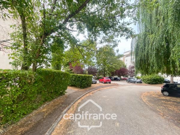 Dijon – Garage fermé de 13 m² dans résidence sécurisée, proche gare