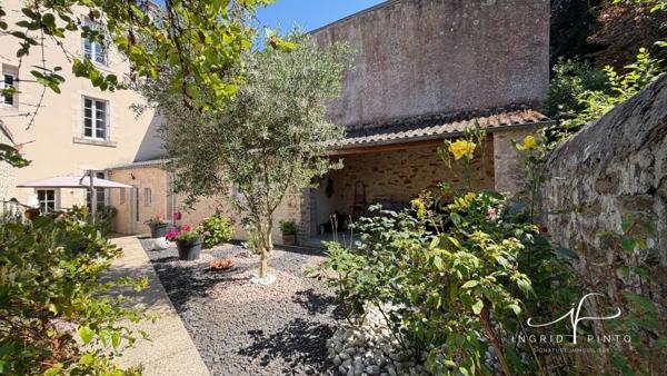 Parthenay secteur gare - Maison rénovée 155 m², 4 chambres, jardin clos et grenier aménageable