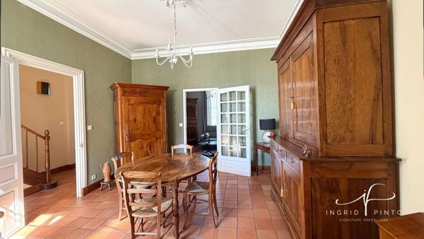 Parthenay secteur gare - Maison rénovée 155 m², 4 chambres, jardin clos et grenier aménageable