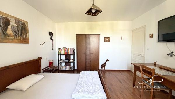 Parthenay secteur gare - Maison rénovée 155 m², 4 chambres, jardin clos et grenier aménageable