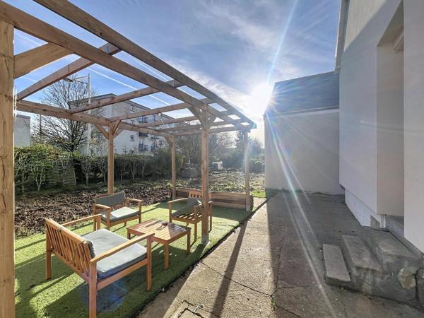 Maison rénovée de 78 m² avec jardin, garage et sous-sol – Joué-lès-Tours centre