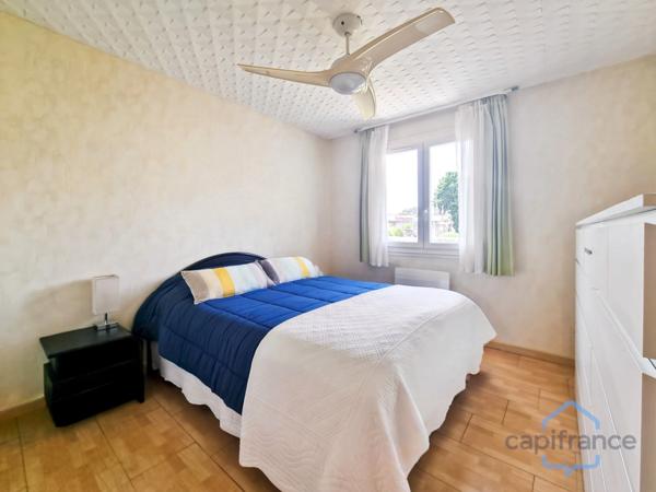 Villa individuelle de 222m² avec 8 pièces + une véranda sur un terrain arboré d’environ 830m² - Piscine