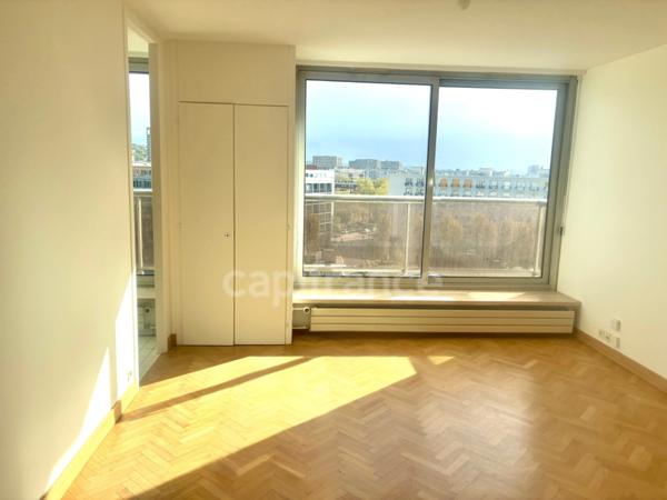 ***Plage-Le Havre***T1 de 35 m² avec ascenseur, cave et vue dégagée sur l’église Saint Joseph