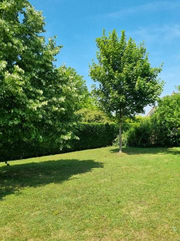 BELLE MAISON CONTEMPORAINE EN CENTRE VILLAGE