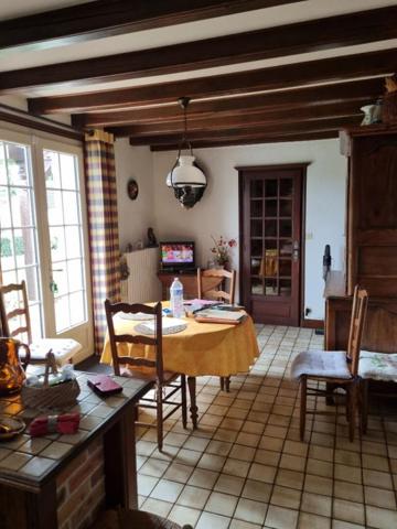 BELLE MAISON CONTEMPORAINE EN CENTRE VILLAGE