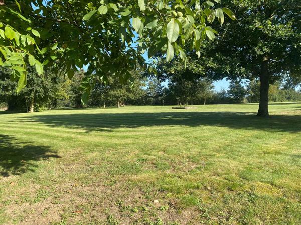 Longère sans voisins secteur Ambrières-les-Vallées