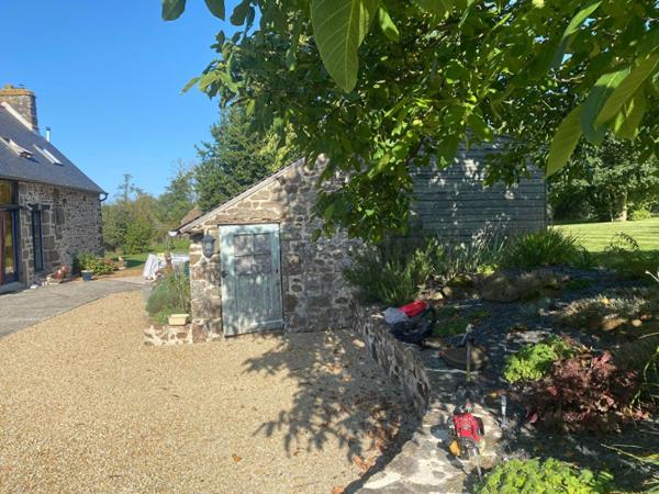 Longère sans voisins secteur Ambrières-les-Vallées