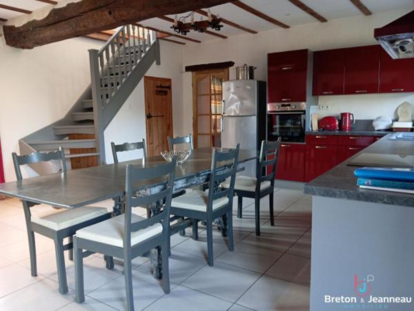 Longère sans voisins secteur Ambrières-les-Vallées