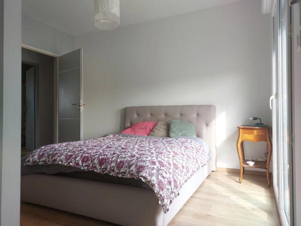 Maison à vendre 6 pièces (82) Maison de plus de 160m² habitable avec jardin paysagé, terrasse, pool house, atelier, garage, dépendance