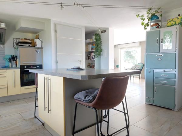 Maison à vendre 6 pièces (82) Maison de plus de 160m² habitable avec jardin paysagé, terrasse, pool house, atelier, garage, dépendance