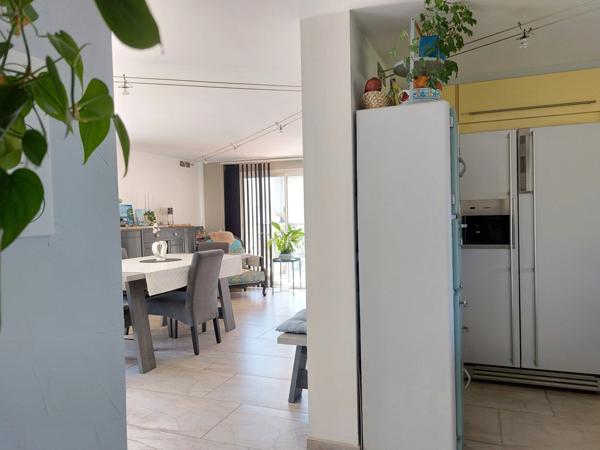 Maison à vendre 6 pièces (82) Maison de plus de 160m² habitable avec jardin paysagé, terrasse, pool house, atelier, garage, dépendance