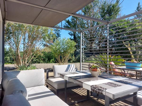 Maison à vendre 6 pièces (82) Maison de plus de 160m² habitable avec jardin paysagé, terrasse, pool house, atelier, garage, dépendance