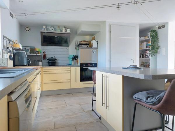 Maison à vendre 6 pièces (82) Maison de plus de 160m² habitable avec jardin paysagé, terrasse, pool house, atelier, garage, dépendance