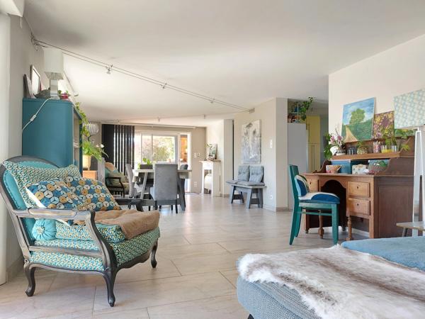 Maison à vendre 6 pièces (82) Maison de plus de 160m² habitable avec jardin paysagé, terrasse, pool house, atelier, garage, dépendance