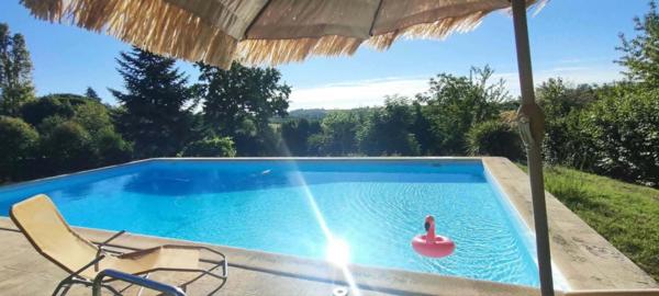 Maison lumineuse 3ch avec piscine et jolie vue dégagée
