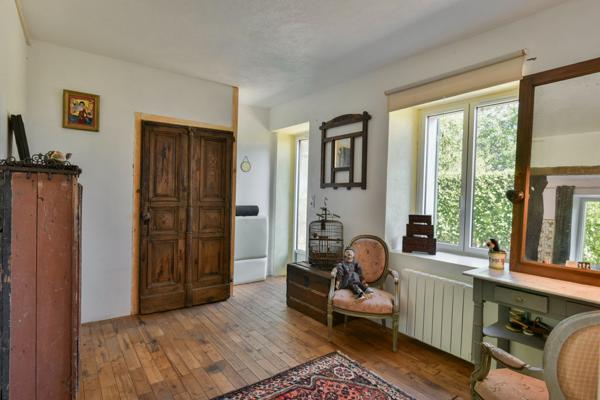Longère Lalinde 11 pièce(s), 6 chambres, 213 m2, 2 gites, piscine 1.85ha