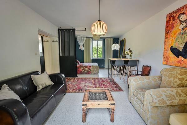 Longère Lalinde 11 pièce(s), 6 chambres, 213 m2, 2 gites, piscine 1.85ha