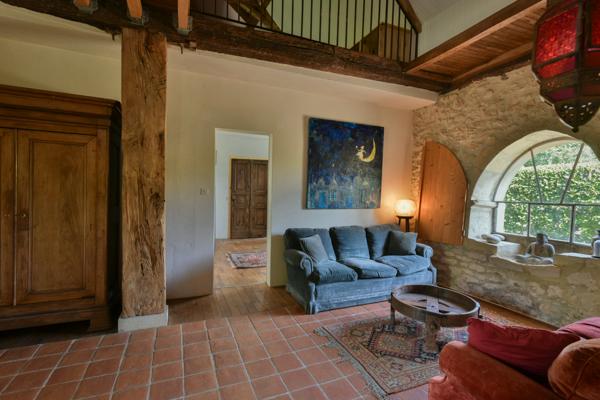 Longère Lalinde 11 pièce(s), 6 chambres, 213 m2, 2 gites, piscine 1.85ha
