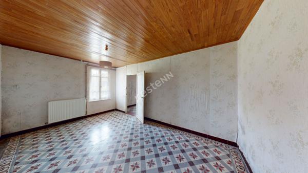 Ferme de caractère à rénover - 3 chambres - Dépendances 115 m² - Terrain 1500 m² - Proche Louhans