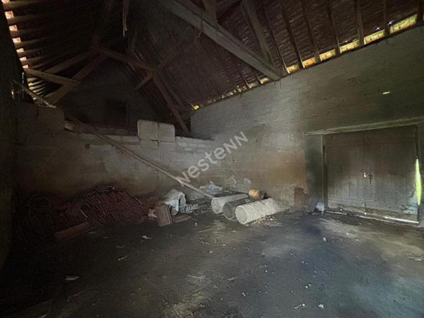 Ferme de caractère à rénover - 3 chambres - Dépendances 115 m² - Terrain 1500 m² - Proche Louhans