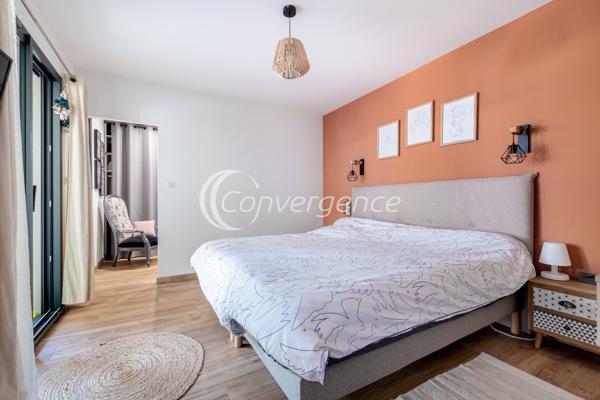 Maison
                                                                                                                                                                                                                                                                                                                        9 pièce(s)                                                                                                                                                                                                          5 chambre(s)                                                                                                                                                                                                          226  m²