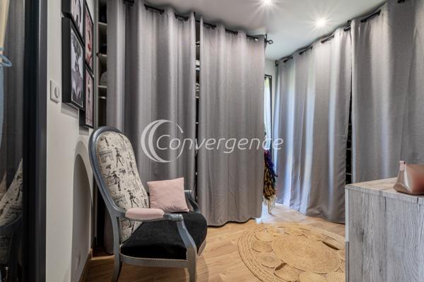 Maison
                                                                                                                                                                                                                                                                                                                        9 pièce(s)                                                                                                                                                                                                          5 chambre(s)                                                                                                                                                                                                          226  m²