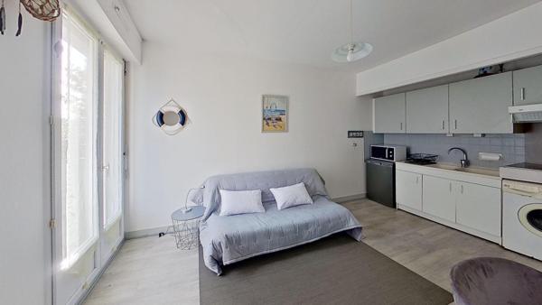 AU POULIGUEN – Studio Lumineux avec Balcon & Cave